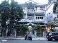 Bán Biệt Thự MT Nguyễn Phi Khanh Q1. - DT: 25x27m. Bán Biệt Thự MT Nguyễn Phi Khanh Q1. - DT: 25x27m.