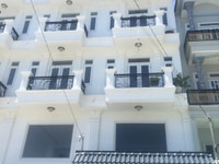 Bán Nhà Phố Cao Cấp 1 trệt 1 lững 3 lầu Đường Thông Buôn bán tốt Bán Nhà Phố Cao Cấp 1 trệt 1 lững 3 lầu Đường Thông Buôn bán tốt