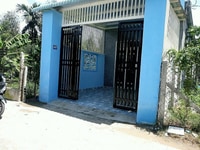 Bán gấp căn nhà cấp 4 DT:110m2 và Lô đất 300 MT gần chợ, đông dân Bán gấp căn nhà cấp 4 DT:110m2 và Lô đất 300 MT gần chợ, đông dân