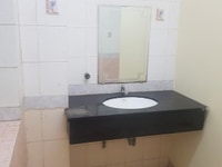 Cho thuê nhà hẻm Trần Hưng Đạo Q 1,3x10, 1t 3 lầu 5PN giá 20tr Cho thuê nhà hẻm Trần Hưng Đạo Q 1,3x10, 1t 3 lầu 5PN giá 20tr