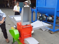 Máy băm bã mía, cỏ, sơ dừa và nghiền ngô. Máy băm bã mía, cỏ, sơ dừa và nghiền ngô.