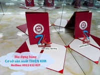 Xưởng gia công bìa đựng bằng khen, bìa kẹp chứng chỉ, vỏ kẹp bằng khen Xưởng gia công bìa đựng bằng khen, bìa kẹp chứng chỉ, vỏ kẹp bằng khen