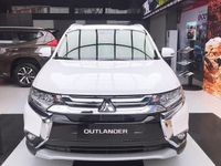 Chỉ cần 300tr khách yêu có thể rinh ngay outlander về nhà,xe nhập Chỉ cần 300tr khách yêu có thể rinh ngay outlander về nhà,xe nhập