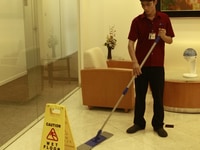 10 tạp vụ nam nữ trong tòa nhà Takashimya 65 lê lợi quận 01