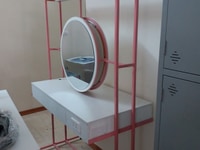 Cần bán 3 gương cắ tóc như hình, Gương có 2 mặt nhé Cần bán 3 gương cắ tóc như hình, Gương có 2 mặt nhé