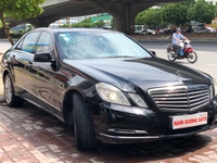 Bán xe Mercedes E300 2011 quá mới và đẳng cấp Bán xe Mercedes E300 2011 quá mới và đẳng cấp