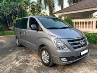 Hyundai Starex H1 - 9 chỗ máy dầu số sàn 2016 chạy 5 vạn 90% Hyundai Starex H1 - 9 chỗ máy dầu số sàn 2016 chạy 5 vạn 90%