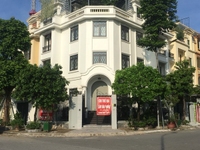 Cho thuê nhà phố Hai Bà Trưng,Hoàn Kiếm. Dt 130m 3T lô góc.Giá 130tr Cho thuê nhà phố Hai Bà Trưng,Hoàn Kiếm. Dt 130m 3T lô góc.Giá 130tr
