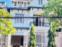 Villa hồ bơi ở Bình An Q2 2 lầu 3 phòng ngủ master chỉ 1 căn duy nhất Villa hồ bơi ở Bình An Q2 2 lầu 3 phòng ngủ master chỉ 1 căn duy nhất