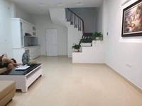 Bán nhà khu Hoàng Cầu gần mặt phố. DT 42m2, mt 5m nhà đẹp giá 3.9 tỷ Bán nhà khu Hoàng Cầu gần mặt phố. DT 42m2, mt 5m nhà đẹp giá 3.9 tỷ