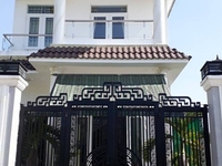 Nhà mái Thái 2 tầng đẹp, sang trọng, giá rẻ ngay trung tâm. DT 7x27m Nhà mái Thái 2 tầng đẹp, sang trọng, giá rẻ ngay trung tâm. DT 7x27m