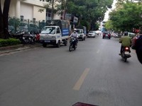 Cho thuê nhà cách mặt phố Hàn Thuyên 15m. Giá thuê 25tr/th Cho thuê nhà cách mặt phố Hàn Thuyên 15m. Giá thuê 25tr/th