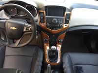 Cần bán xe Cruze, sản xuất 2013, số sàn, màu đen. Cần bán xe Cruze, sản xuất 2013, số sàn, màu đen.