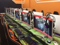 Cấu hình chơi được mọi game hiện nay, màn hình 27" cong siêu đẹp Cấu hình chơi được mọi game hiện nay, màn hình 27" cong siêu đẹp
