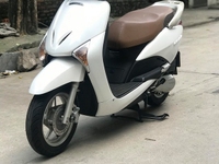 Chính chủ tôi cần bán xe Honda Lead fi màu trắng Chính chủ tôi cần bán xe Honda Lead fi màu trắng
