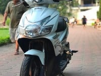Air Blade Fi màu trắng đời chót 2011 vành 6 nan Air Blade Fi màu trắng đời chót 2011 vành 6 nan