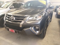 Đại Hạ Giá Hấp Dẫn xe Fortuner V 2017, màu xám Đại Hạ Giá Hấp Dẫn xe Fortuner V 2017, màu xám