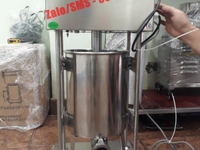 Máy đùn xúc xích chạy điện, dung tích khoang chứa 10L Máy đùn xúc xích chạy điện, dung tích khoang chứa 10L
