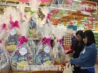 Cần gấp nhân viên bán hàng tại chỗ Cần gấp nhân viên bán hàng tại chỗ