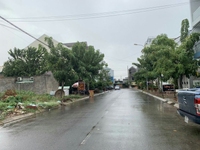 Bán lô đất mặt tiền đại lộ Hùng vương kế bên quán bé Tuấn DT 100m2 Bán lô đất mặt tiền đại lộ Hùng vương kế bên quán bé Tuấn DT 100m2