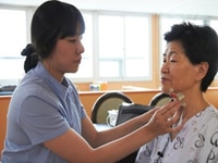 Tìm cô giúp việc ăn ở lại nhà chăm bà tai biến nhe ở Hà Nội Tìm cô giúp việc ăn ở lại nhà chăm bà tai biến nhe ở Hà Nội