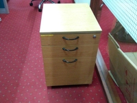 50 tủ locker, tủ cabin 3 ngăn mới 95% thanh lý văn phòng 50 tủ locker, tủ cabin 3 ngăn mới 95% thanh lý văn phòng