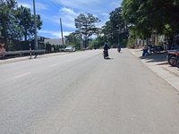 Cho thuê mặt bằng rộng, mặt tiền đường, thích hợp việc kinh doanh Cho thuê mặt bằng rộng, mặt tiền đường, thích hợp việc kinh doanh
