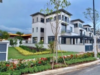 Bán nhà phố,biệt thự,shophouse,giá tốt chỉ 2,3 tỷ ở Đông Sài Gòn. Bán nhà phố,biệt thự,shophouse,giá tốt chỉ 2,3 tỷ ở Đông Sài Gòn.