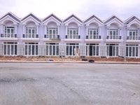 Nhà mặt tiền thuận tiện kinh doanh buôn bán, nằm trong khu dân cư đông Nhà mặt tiền thuận tiện kinh doanh buôn bán, nằm trong khu dân cư đông