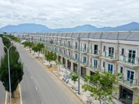Cần cho thuê nhà 3 tầng đường Mê Linh đối diện Hồ Bàu Tràm. Cần cho thuê nhà 3 tầng đường Mê Linh đối diện Hồ Bàu Tràm.