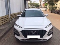 Gia đình cần bán xe Kona 2018, số tự động, bản tiêu chuẩn, màu trắng Gia đình cần bán xe Kona 2018, số tự động, bản tiêu chuẩn, màu trắng