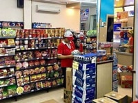 Cần tuyển gấp 02 nhân viên nam nữ phụ bán hàng tại quầy Cần tuyển gấp 02 nhân viên nam nữ phụ bán hàng tại quầy