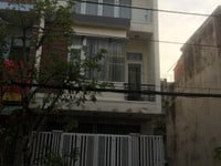 Cho thuê nhà nguyên căn , rất thuận tiện kinh doanh dạy học hoặc spa. Cho thuê nhà nguyên căn , rất thuận tiện kinh doanh dạy học hoặc spa.