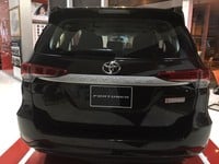Toyota fortuner máy dầu màu đen giao ngay- xe mới 100% Toyota fortuner máy dầu màu đen giao ngay- xe mới 100%