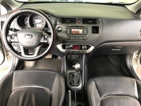 Bán Kia RIO HB 1.4AT màu bạc số tự động nhập Hàn Quốc 2012 /2013 SG Bán Kia RIO HB 1.4AT màu bạc số tự động nhập Hàn Quốc 2012 /2013 SG