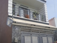 Cần tiền nên bán gấp ngôi nhà đẹp tại Quận 9 Cần tiền nên bán gấp ngôi nhà đẹp tại Quận 9