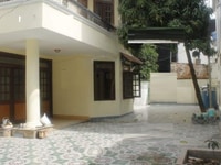 Cho thuê gấp nhà kiểu Biệt Thự sân vườn, đường Phạm Hùng, hẻm xe hơi. Cho thuê gấp nhà kiểu Biệt Thự sân vườn, đường Phạm Hùng, hẻm xe hơi.