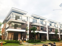 Chính chủ bán gấp căn Biệt Thự 200m2 ngay chợ Xuyên Á, 1 trệt 2 lầu Chính chủ bán gấp căn Biệt Thự 200m2 ngay chợ Xuyên Á, 1 trệt 2 lầu