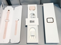 Apple watch series 4 GPS....... Apple watch series 4 GPS.......
