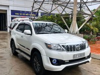 Toyota Fortuner 2.7TRD 4x4 AT 2014 xe bán tại hãng có bảo hành Toyota Fortuner 2.7TRD 4x4 AT 2014 xe bán tại hãng có bảo hành