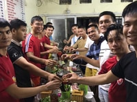 Sang nhượng cửa hàng dien tich mat san 100 m Sang nhượng cửa hàng dien tich mat san 100 m