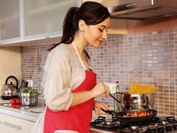 Cần Tìm 1 Người Giúp Việc Nhà 1 Người Giữ Em Bé 1 Chăm Bà Bao Ăn Ở Cần Tìm 1 Người Giúp Việc Nhà 1 Người Giữ Em Bé 1 Chăm Bà Bao Ăn Ở
