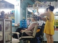 Salon Lan cần tuyển thợ phụ làm tóc, biết gội đầu làm móng Salon Lan cần tuyển thợ phụ làm tóc, biết gội đầu làm móng