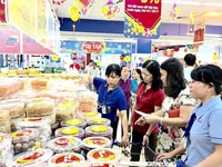 Tuyển nhân viên 20 - 55 tuổi Ưu tiên sinh viên , lao động phổ thông Tuyển nhân viên 20 - 55 tuổi Ưu tiên sinh viên , lao động phổ thông