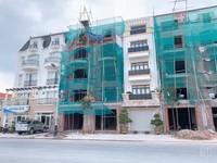 Mặt tiền dọc sông tiền 1 trệt 4 lầu Mặt tiền dọc sông tiền 1 trệt 4 lầu