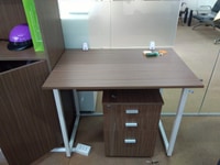 Bán 15 bàn chân sắt và vách kính ngăn giá rẻ Bán 15 bàn chân sắt và vách kính ngăn giá rẻ