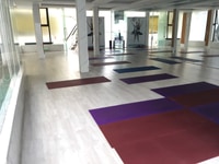 Nhà nguyên căn hẻm xe tải gần đường, 3 lầu ( 8 x 25m ) Nhà nguyên căn hẻm xe tải gần đường, 3 lầu ( 8 x 25m )