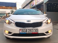 Kia K3 trắng 2.0AT 2015 fom mâm mới nội thất kem vô nhiều đồ Kia K3 trắng 2.0AT 2015 fom mâm mới nội thất kem vô nhiều đồ