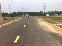 Chỉ 800 triệu có ngay đất sổ đỏ ngay TP Đồng Xoài, diện tích 110-222m Chỉ 800 triệu có ngay đất sổ đỏ ngay TP Đồng Xoài, diện tích 110-222m