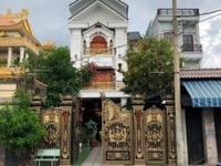 Bán biệt thự sân vườn mặt tiền đường 8m Lương Văn Can, P.15, Q.8 Bán biệt thự sân vườn mặt tiền đường 8m Lương Văn Can, P.15, Q.8